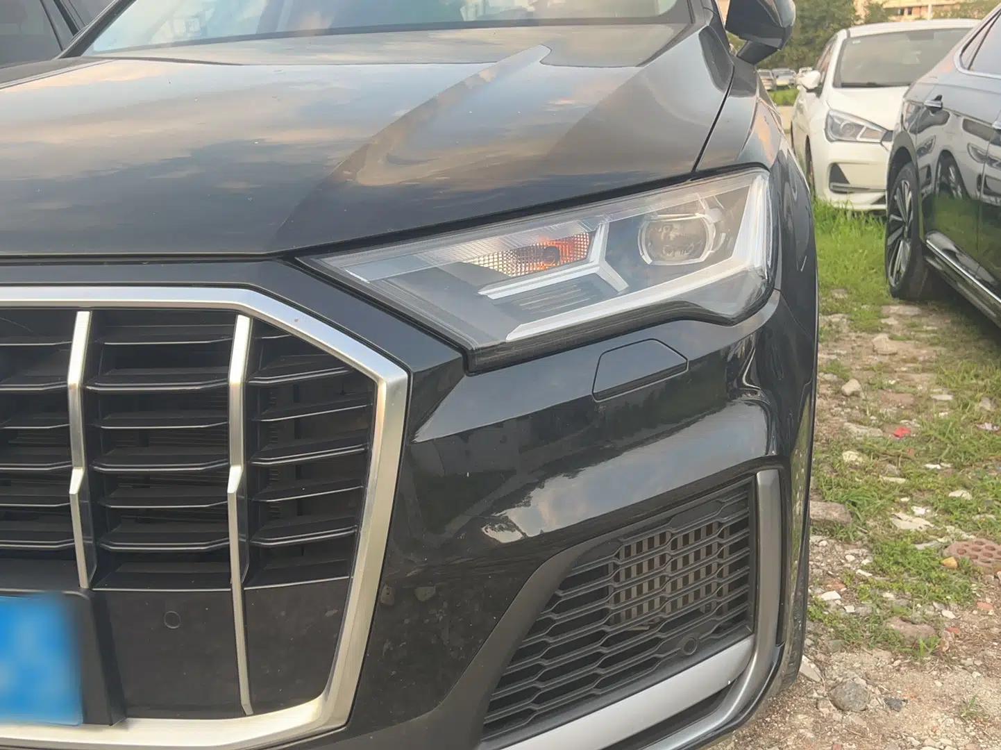 Audi Q7 2022 55 TFSI quattro S line Sport model — миниатюра 2