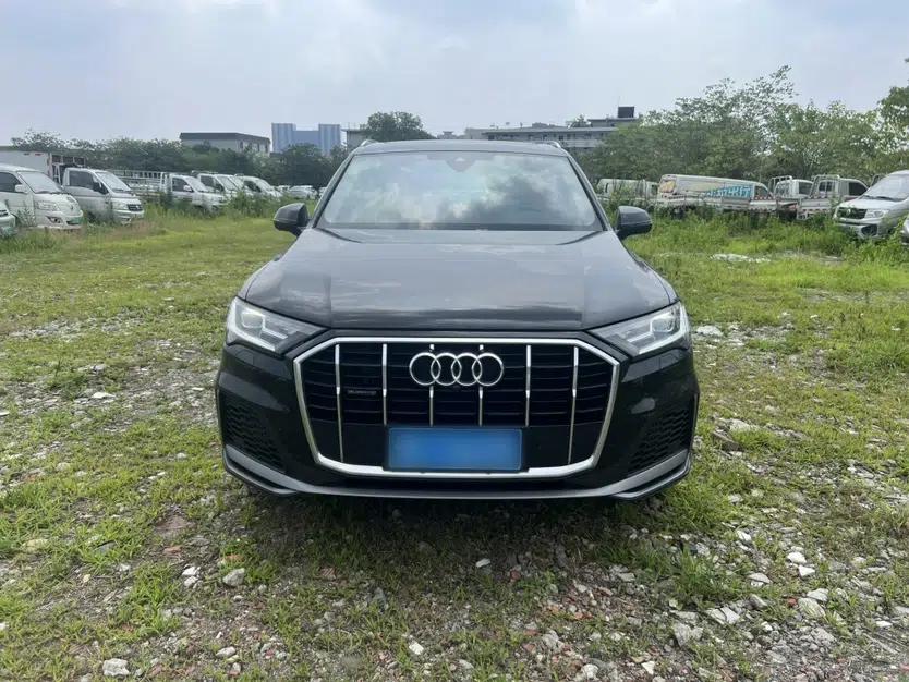 Audi Q7 2022 55 TFSI quattro S line Sport model — миниатюра 3