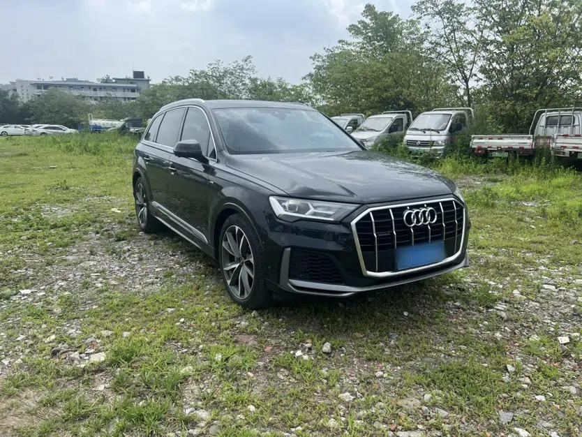 Audi Q7 2022 55 TFSI quattro S line Sport model — миниатюра 4