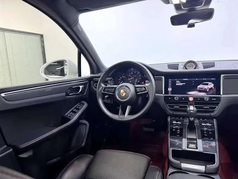 2023 Macan 2.0T — миниатюра 17