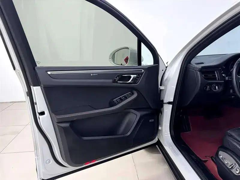 2023 Macan 2.0T — миниатюра 22