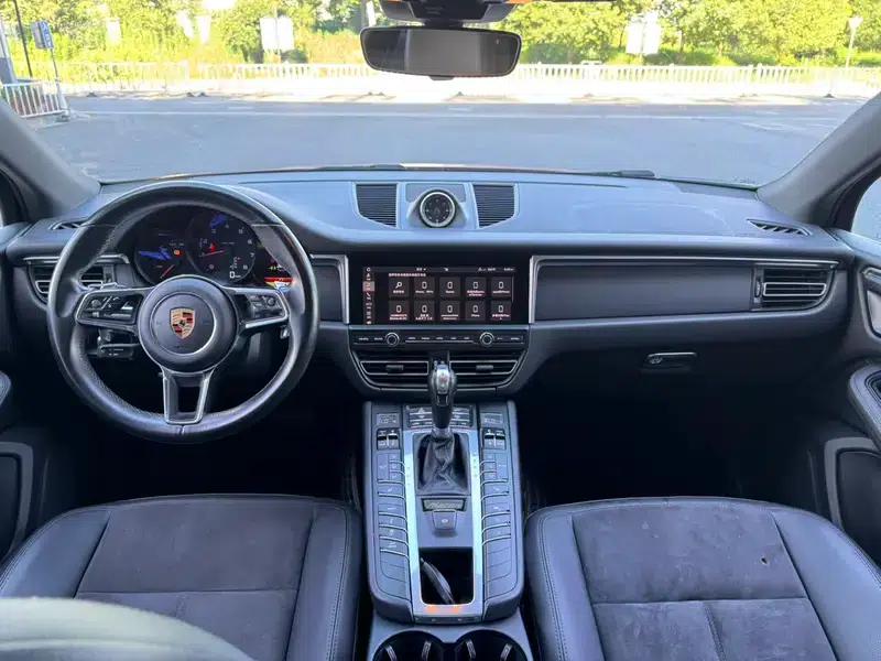 2019 Macan 2.0T Factory Custom Edition — миниатюра 10