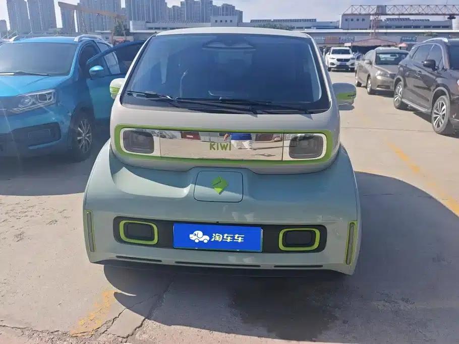 Baojun KiWi EV 2023 DJI Edition Lithium Iron Phosphate — миниатюра 2
