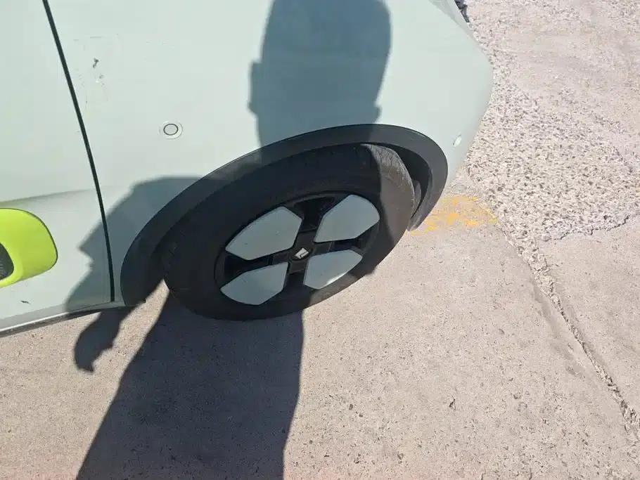 Baojun KiWi EV 2023 DJI Edition Lithium Iron Phosphate — миниатюра 6
