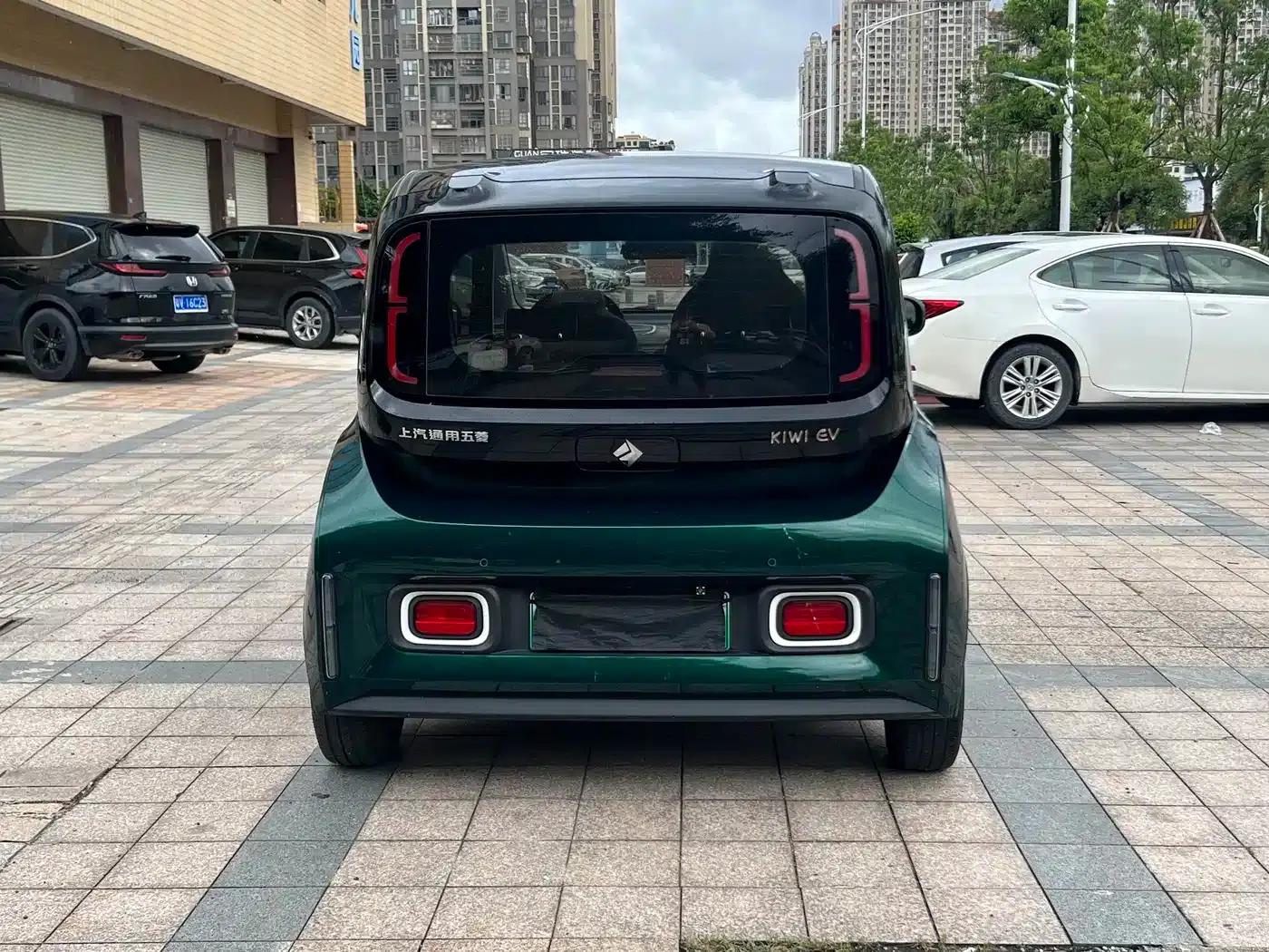 Baojun KiWi EV 2021 Artist Edition Lithium Iron Phosphate — миниатюра 8