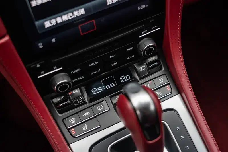 2020 Porsche 718 Boxster 2.0T — миниатюра 15