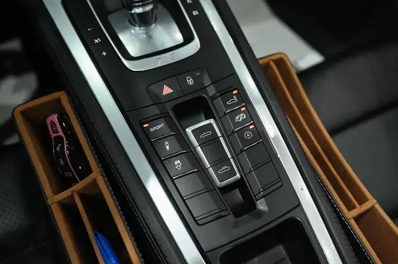 2018 Porsche 718 Boxster 2.0T — миниатюра 11