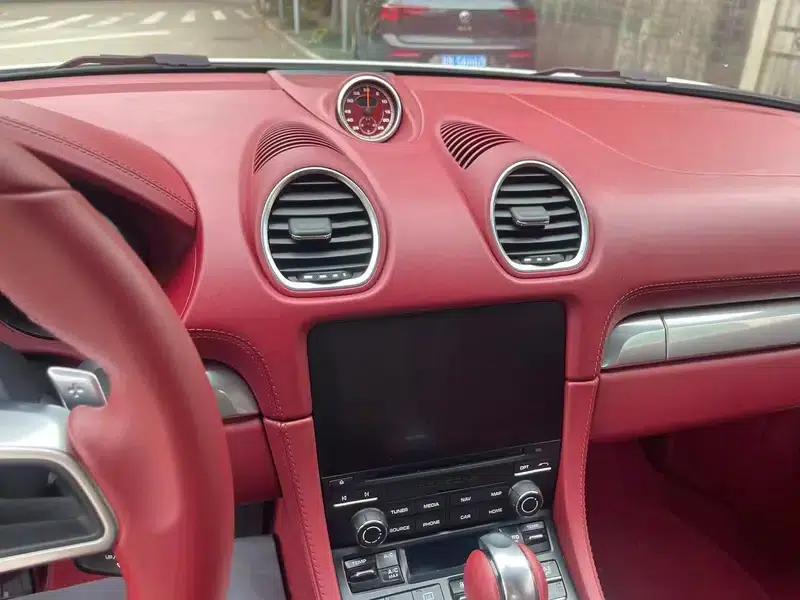 Porsche 718 Cayman 2016 2.0T — миниатюра 8