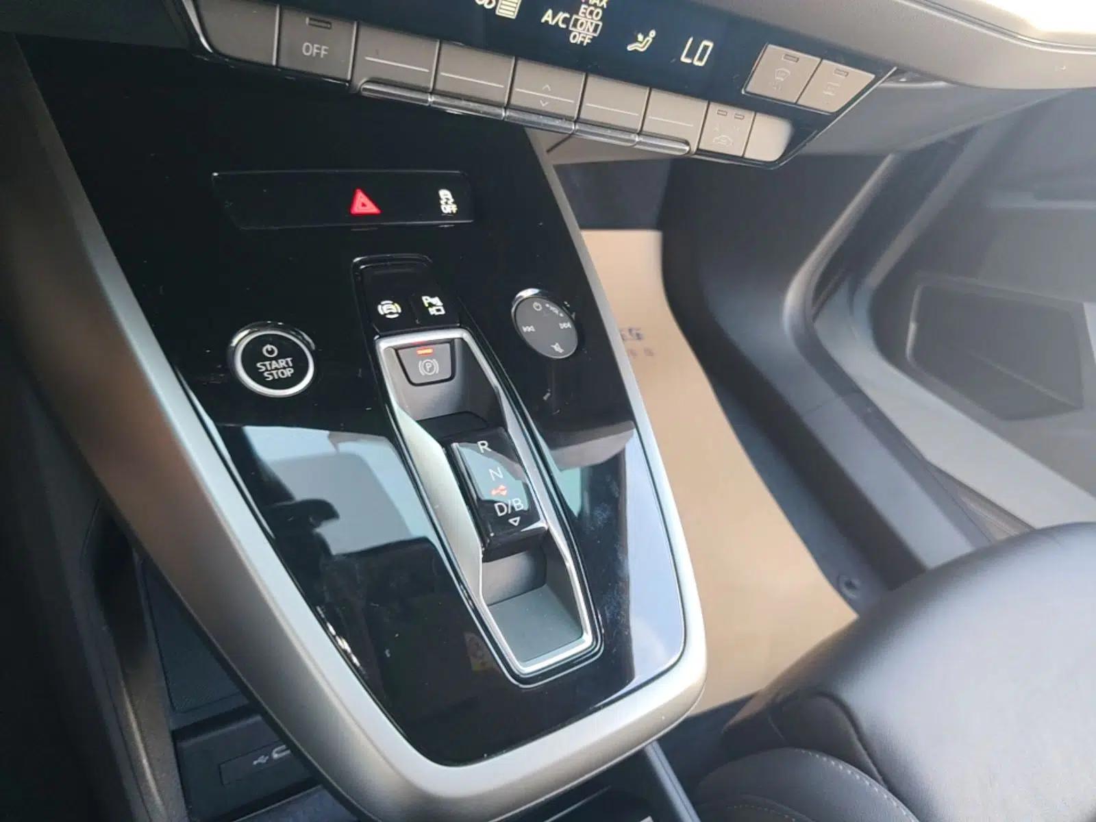 Audi Q4 e-tron 2022 40 e-tron Adventure Edition — миниатюра 16