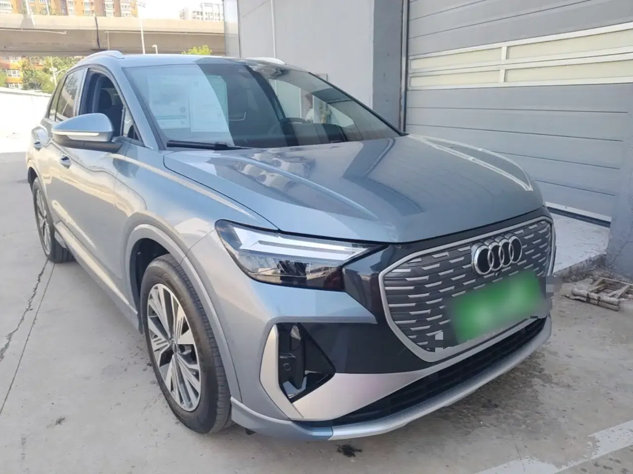 Audi Q4 e-tron 2022 40 e-tron Adventure Edition — миниатюра 3
