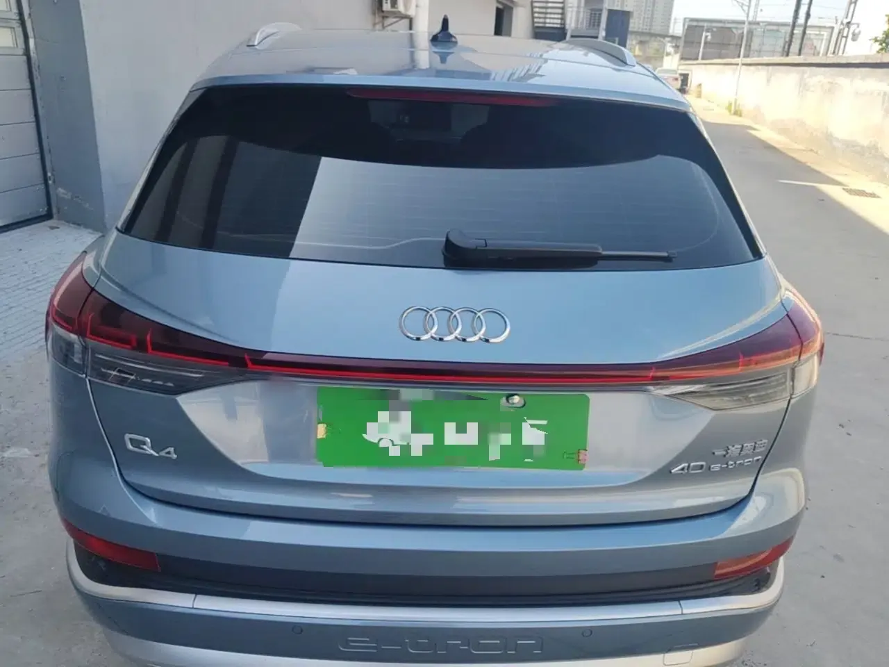Audi Q4 e-tron 2022 40 e-tron Adventure Edition — миниатюра 5