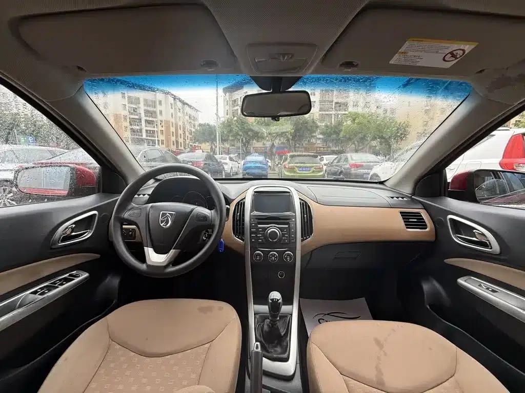 Baojun 630 2013 1.5L Manual Comfort Model — миниатюра 3