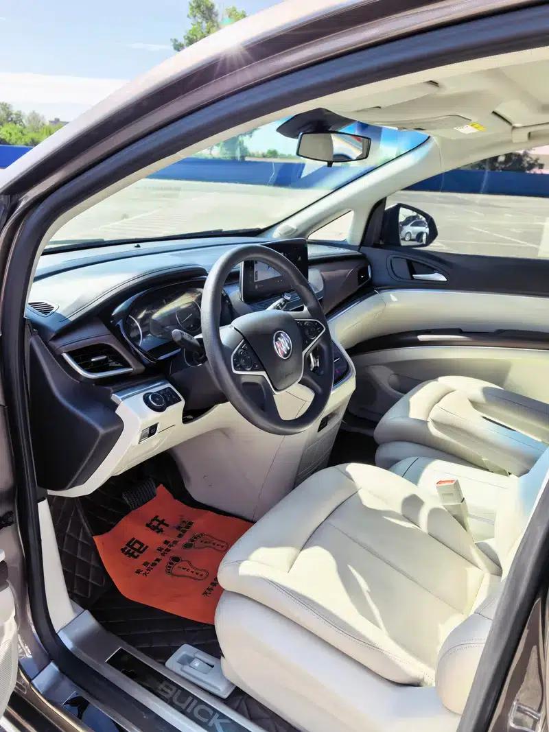 Buick GL8 2022 Facelift Land Business Class 2.0T Smart Edition — миниатюра 9