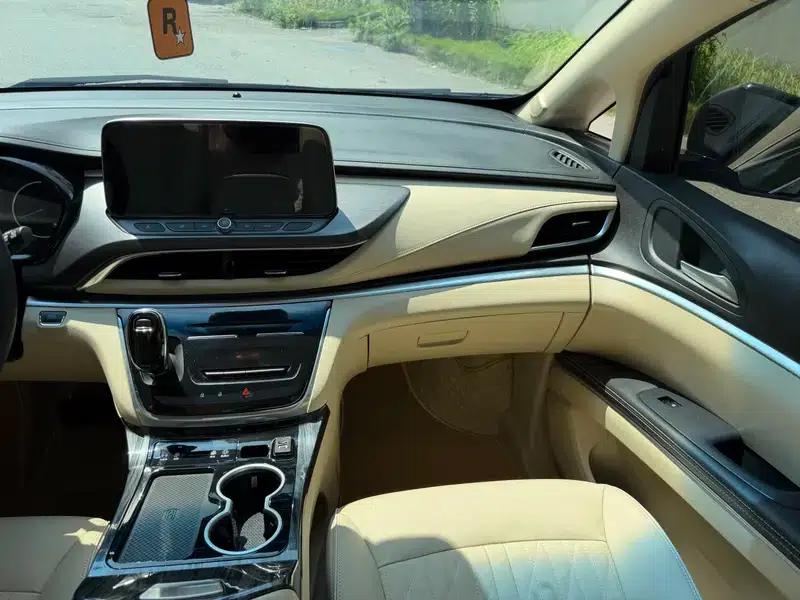 Buick GL8 2023 Land Business Class 2.0T Luxury Edition — миниатюра 8