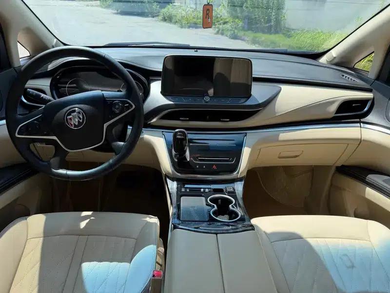 Buick GL8 2023 Land Business Class 2.0T Luxury Edition — миниатюра 9