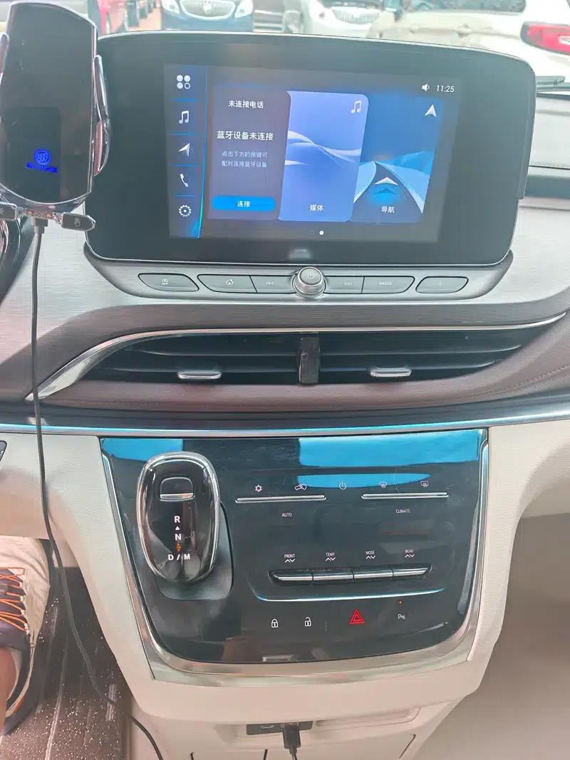 Buick GL8 2022 Facelift Land Business Class 2.0T Smart Edition — миниатюра 6