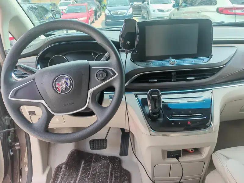Buick GL8 2022 Facelift Land Business Class 2.0T Smart Edition — миниатюра 8