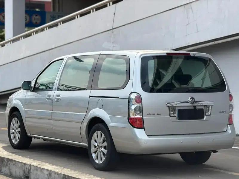 Buick GL8 2011 2.4L CT Comfort Edition — миниатюра 4