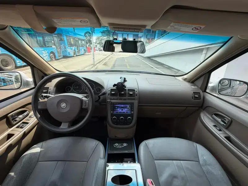 Buick GL8 2011 2.4L CT Comfort Edition — миниатюра 6