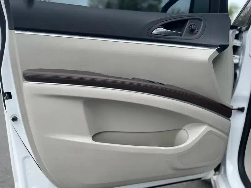Buick GL8 2023 Land Business Class 2.0T Comfort — миниатюра 7