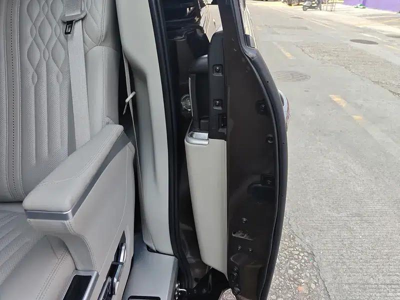 Buick GL8 2020 Land Business Class 652T Luxury — миниатюра 17
