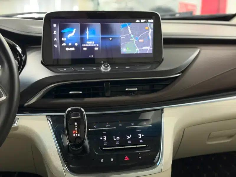 Buick GL8 2020 Land Business Class 652T Luxury — миниатюра 10