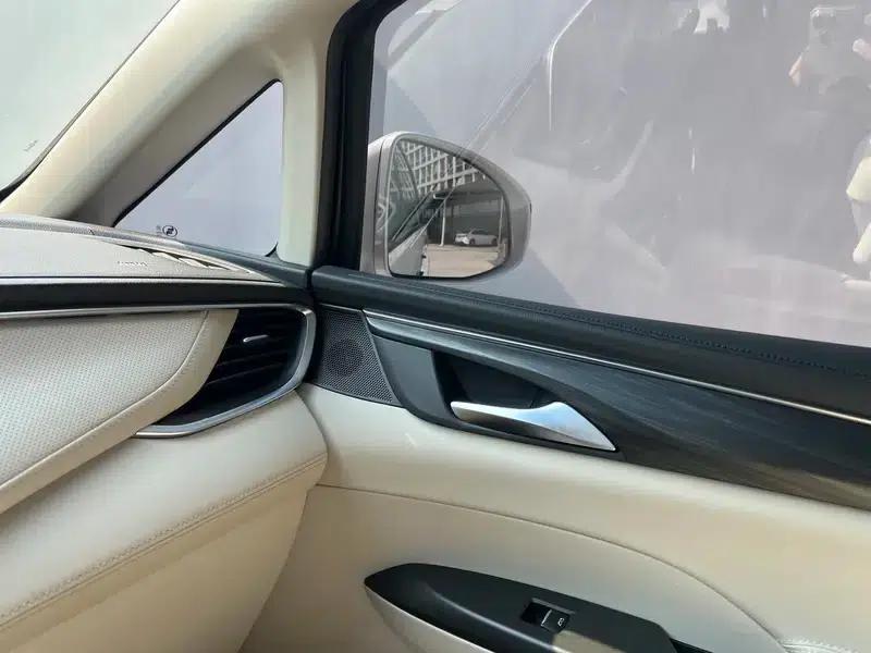 Buick GL8 2023 ES Avantgarde 2.0T Comfort — миниатюра 10
