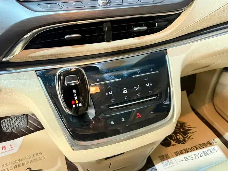 Buick GL8 2023 Land Business Class 2.0T Luxury Edition — миниатюра 10