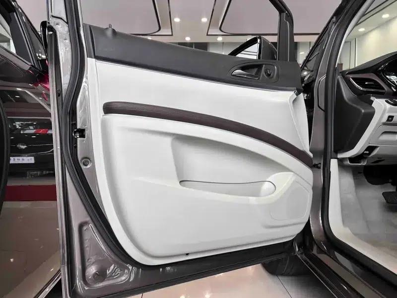 Buick GL8 2022 Land Business Class 652T Luxury — миниатюра 11