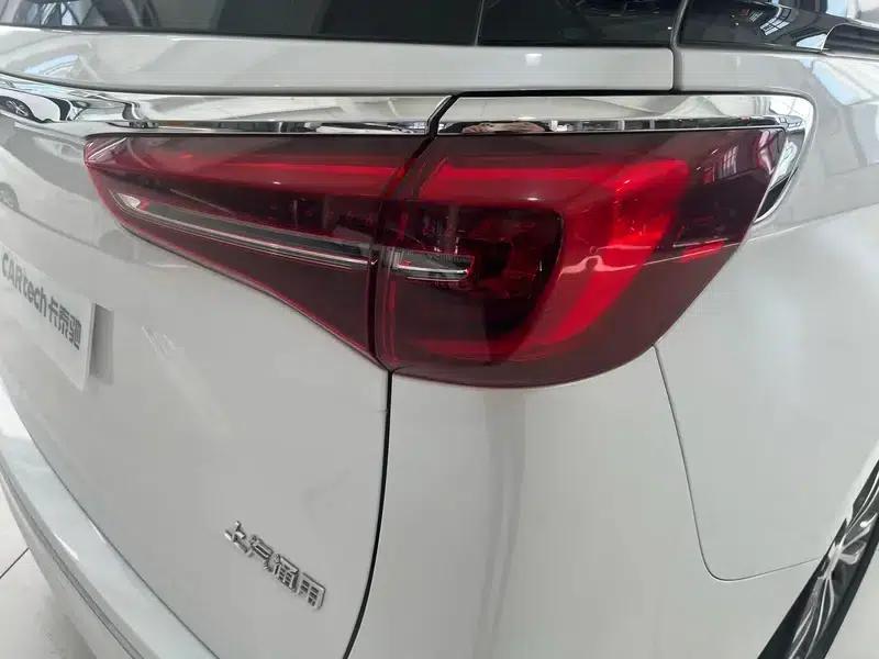 Buick GL8 2023 ES Avantgarde 2.0T Comfort — миниатюра 10