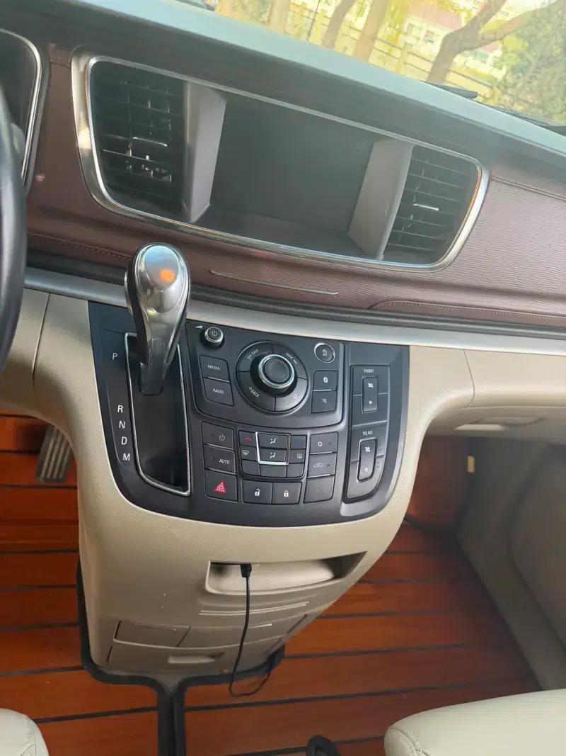 Buick GL8 2018 28T Luxury Edition (China VI Emission Standard) — миниатюра 8