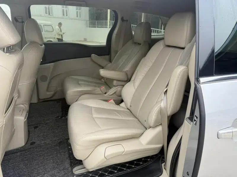 Buick GL8 2014 2.4L LT Luxury Business Executive Edition — миниатюра 11