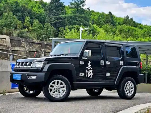 Beijing BJ40 2016 40L 2.0T Manual 4WD Premium Edition