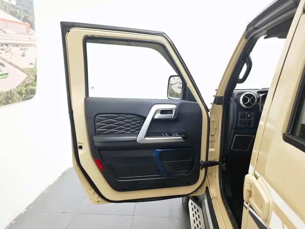 Beijing BJ40 2019 2.3T Automatic 4WD Rally Champion Edition (National VI Emission Standard) — миниатюра 8