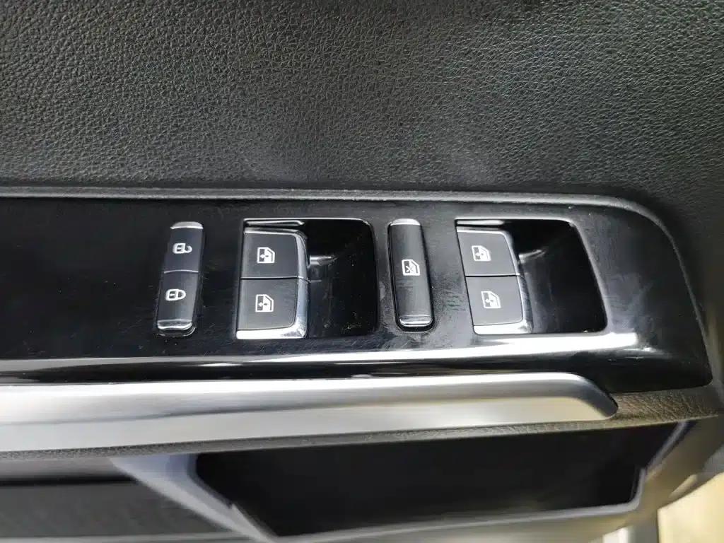 Beijing BJ40 2019 2.3T Automatic 4WD Rally Champion Edition (National VI Emission Standard) — миниатюра 9