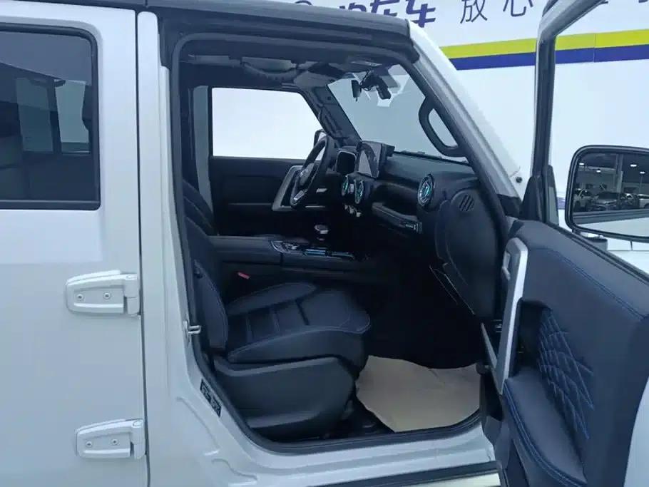 Beijing BJ40 2024 2.0D Blade Hero Glory Edition — миниатюра 8