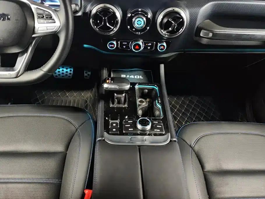 Beijing BJ40 2023 2.0T Automatic 4WD City Hunter Edition (Hero Model) — миниатюра 16