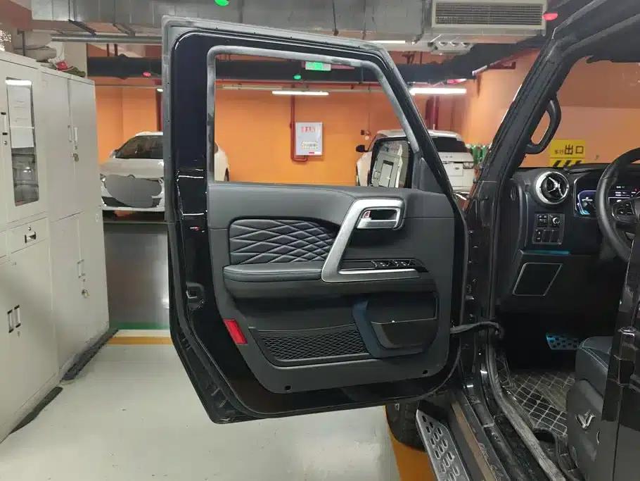 Beijing BJ40 2023 2.0T Automatic 4WD City Hunter Edition (Hero Model) — миниатюра 7