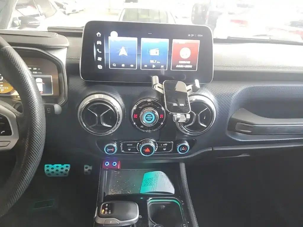 Beijing BJ40 2021 2.0T Automatic 4WD Rally Champion Edition — миниатюра 13