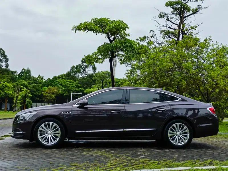 Buick LaCrosse 2018 28T Elite — миниатюра 4