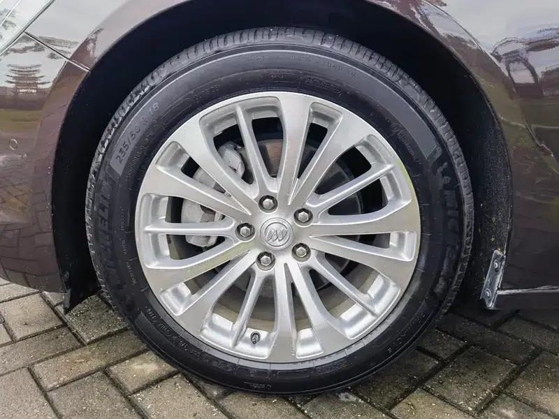 Buick LaCrosse 2018 28T Elite — миниатюра 8