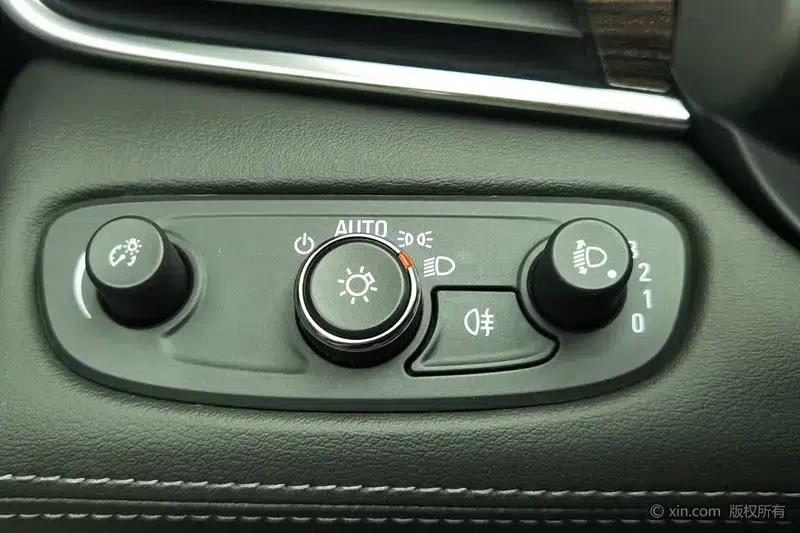 Buick LaCrosse 2019 28T Elite — миниатюра 13