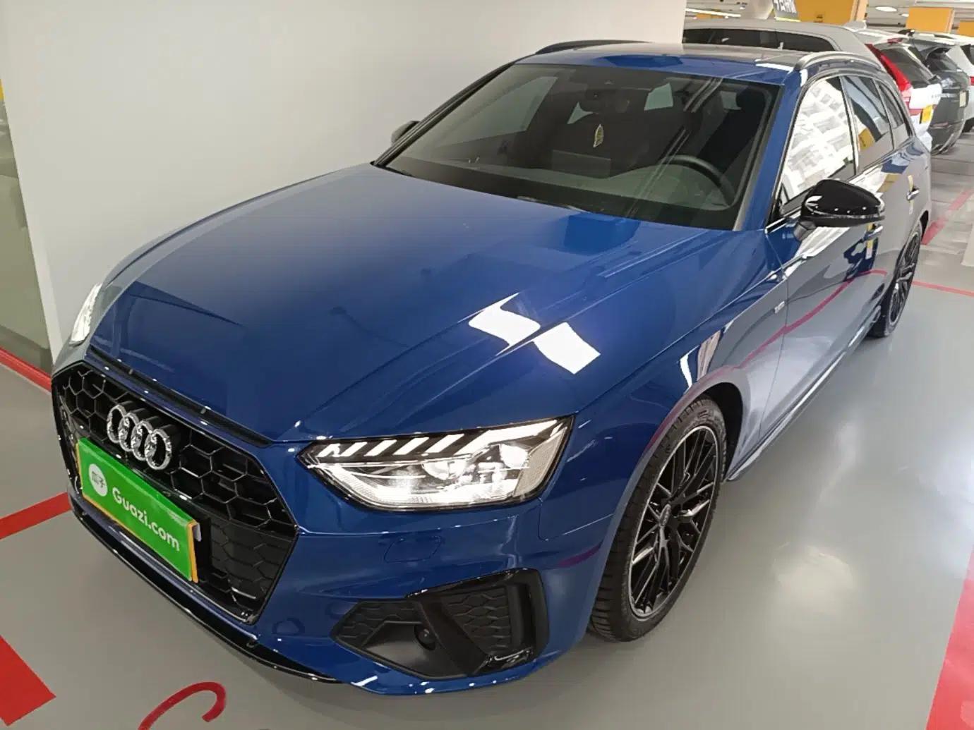 Audi A4 2022 Avant 40 TFSI Luxury Dynamic Model — миниатюра 1