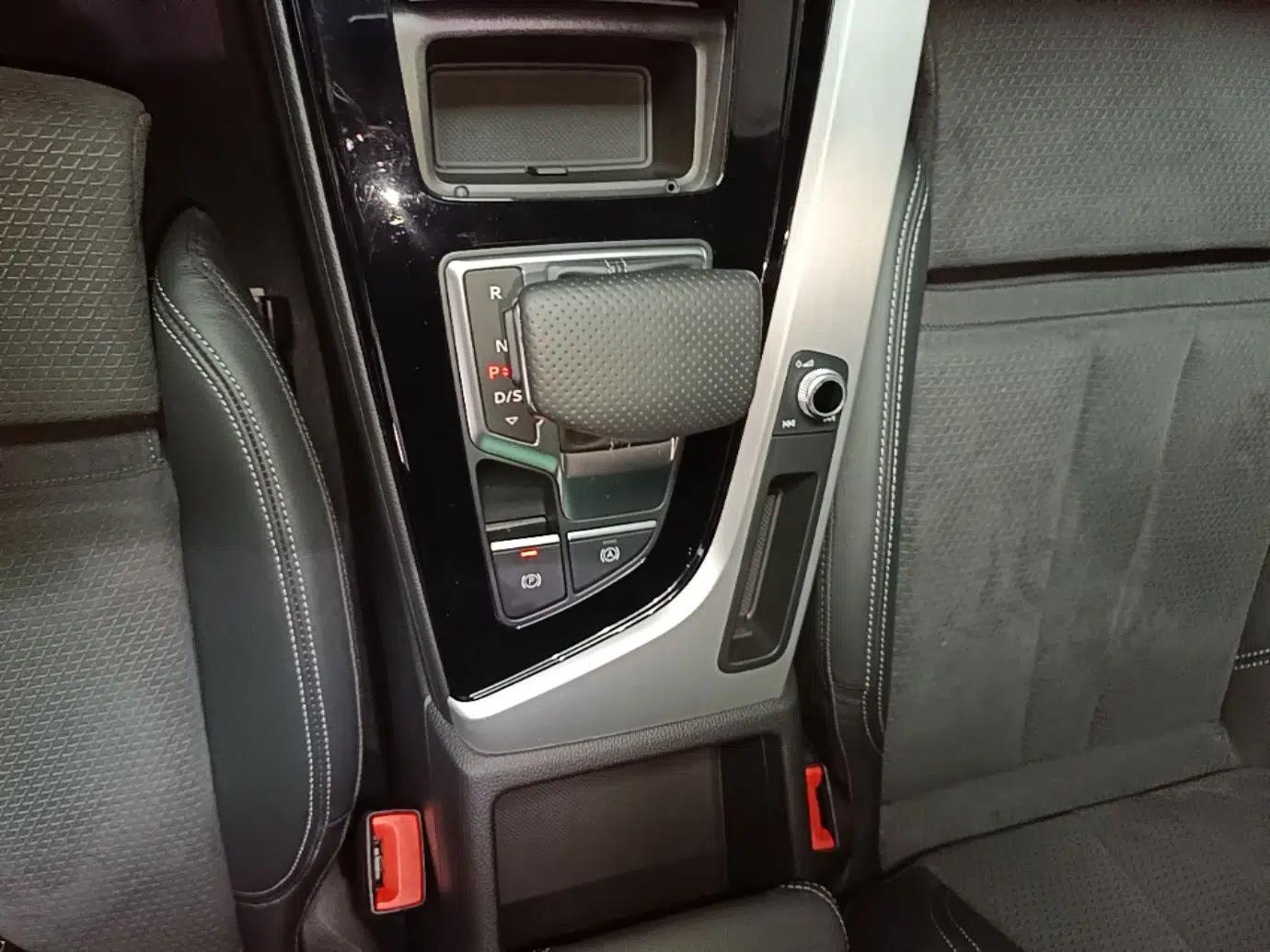 Audi A4 2022 Avant 40 TFSI Luxury Dynamic Model — миниатюра 16