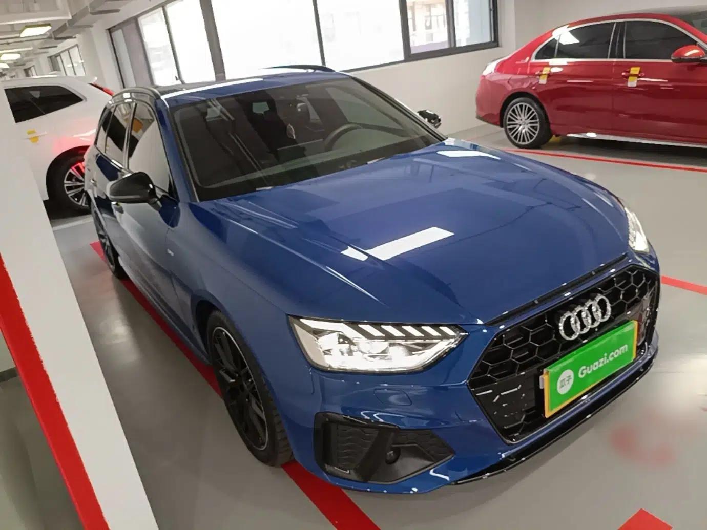 Audi A4 2022 Avant 40 TFSI Luxury Dynamic Model — миниатюра 3