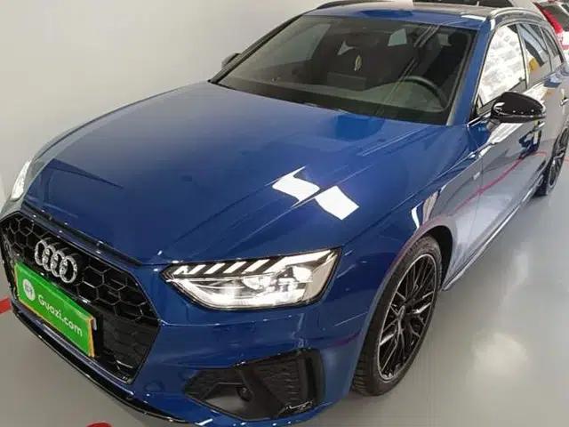Audi A4 2022 Avant 40 TFSI Luxury Dynamic Model