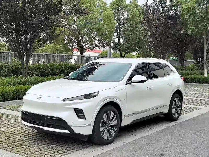 Buick E5 2023 Pioneer Edition — миниатюра 1