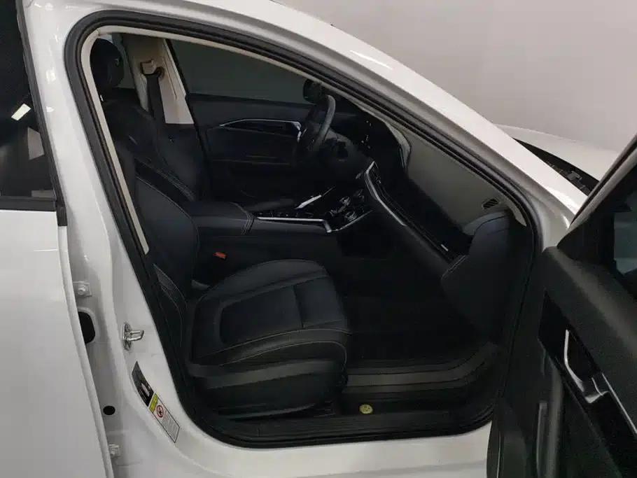 Bestune B70 2022 Model, Third Generation, 1.5T Automatic Enjoyment Edition — миниатюра 8