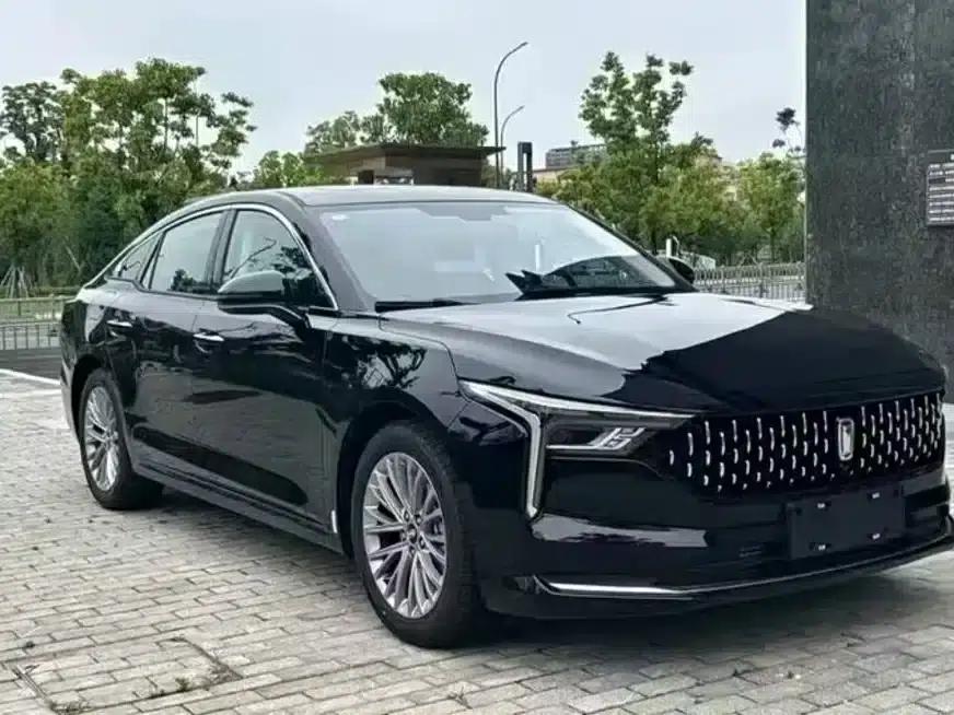 Bestune B70 2023 Third Generation 1.5T Automatic Enjoyment Edition 70th Anniversary Edition — миниатюра 3