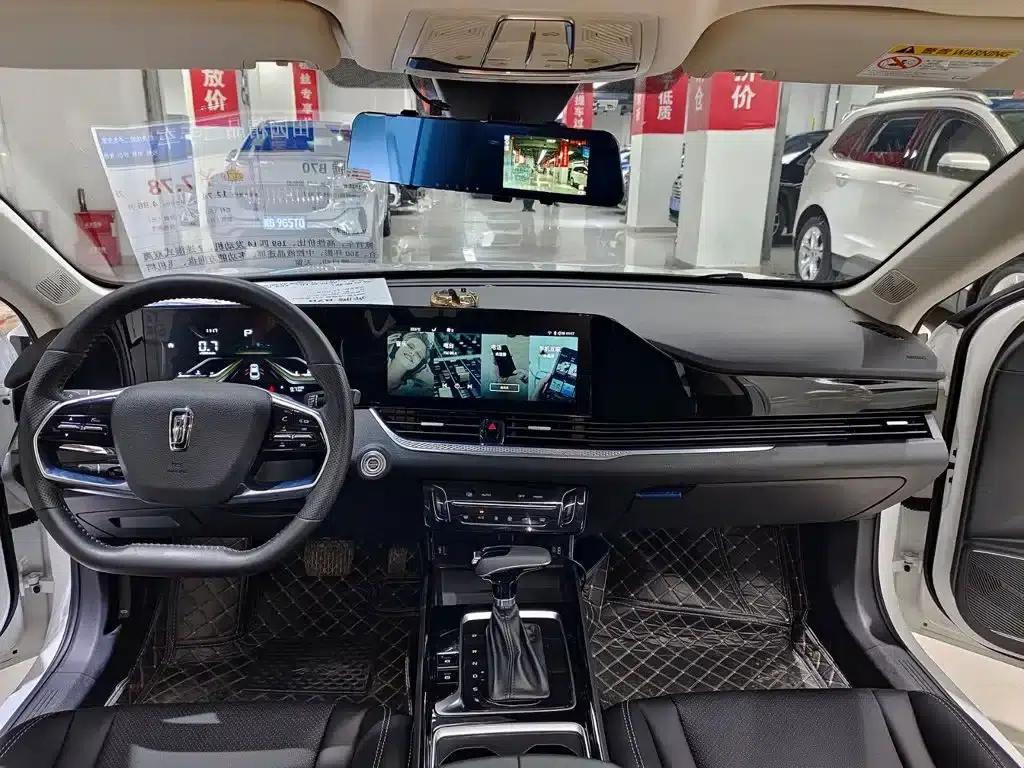 Bestune B70 2024 Dragon Edition 1.5T Leading Model — миниатюра 6